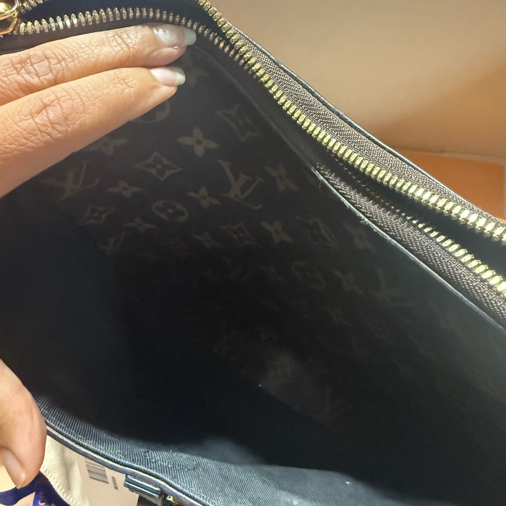 Authentic Louis Vuitton Odeon MM Monogram Shoulder Bag - Picture 4 of 9